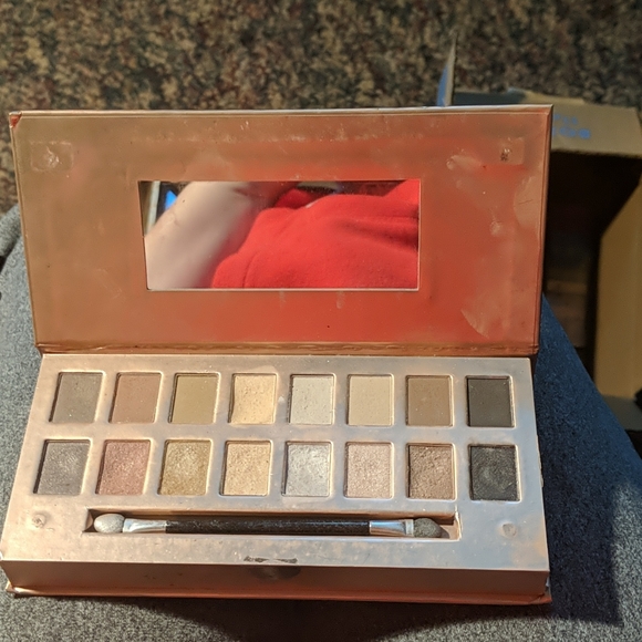 Nudes - Picture 2 of 2